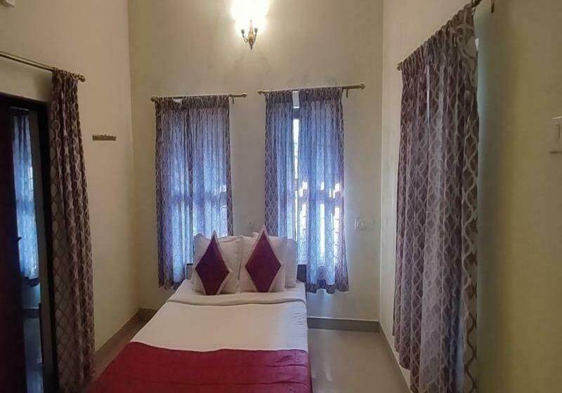 豪华房间, Kstdc Hotel Mayura Pine Top Nandi Hills