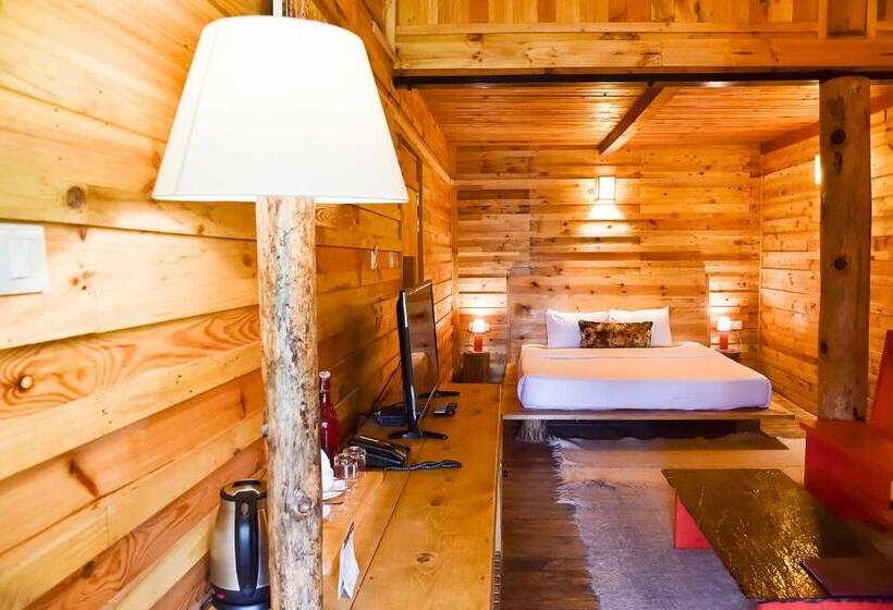 کلبه ییلاقی, Suro Treehouse Resort