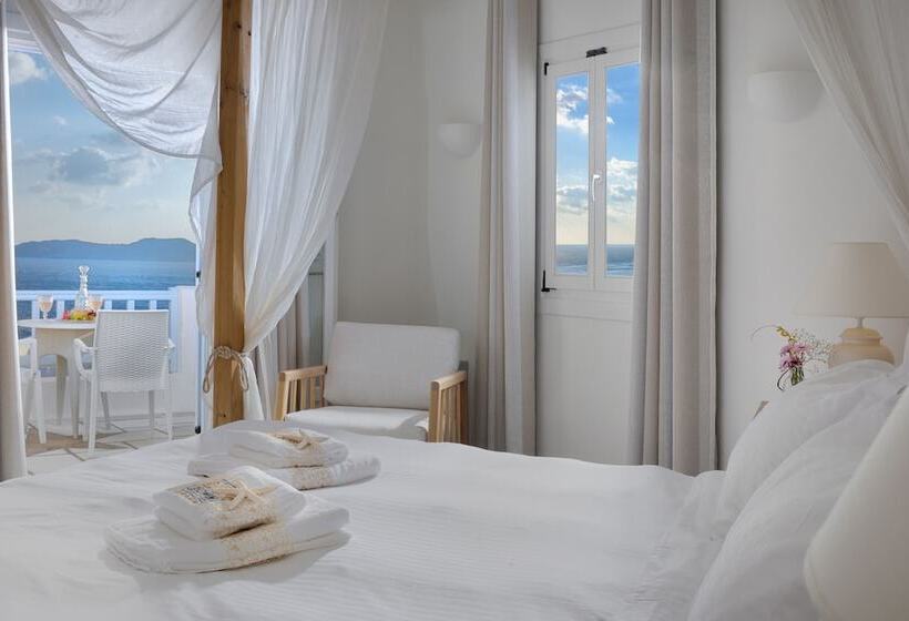 جناح جونيور مطلّ علي البحر, Saint John Hotel Villas & Spa