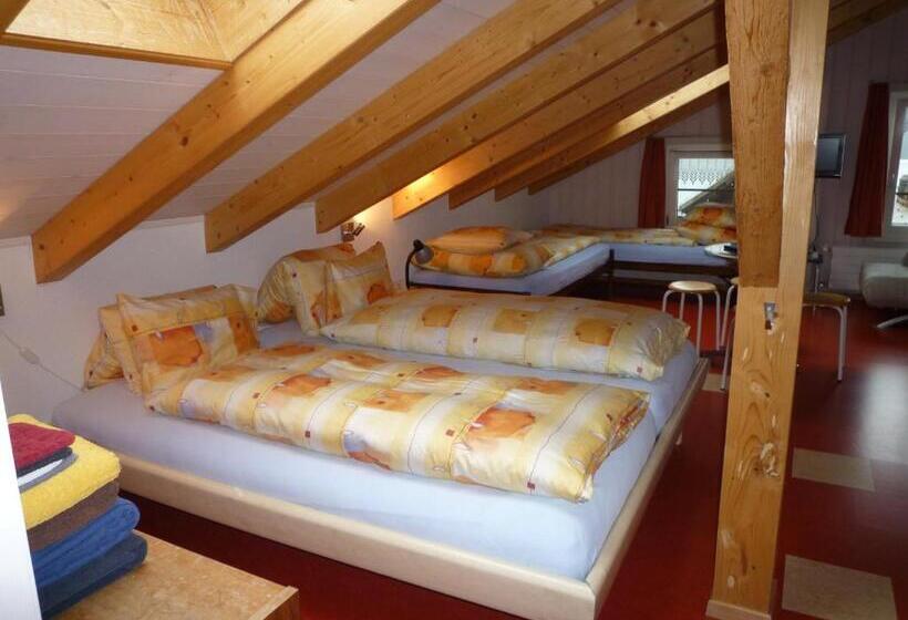 Семейный Номер, Esthers Guesthouse
