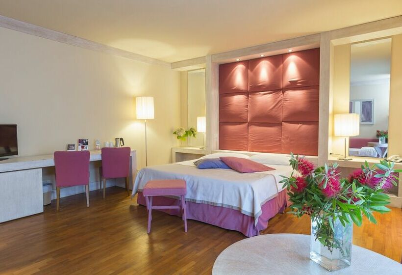 Трехместный Номер Deluxe, Th Tirrenia   Green Park Resort