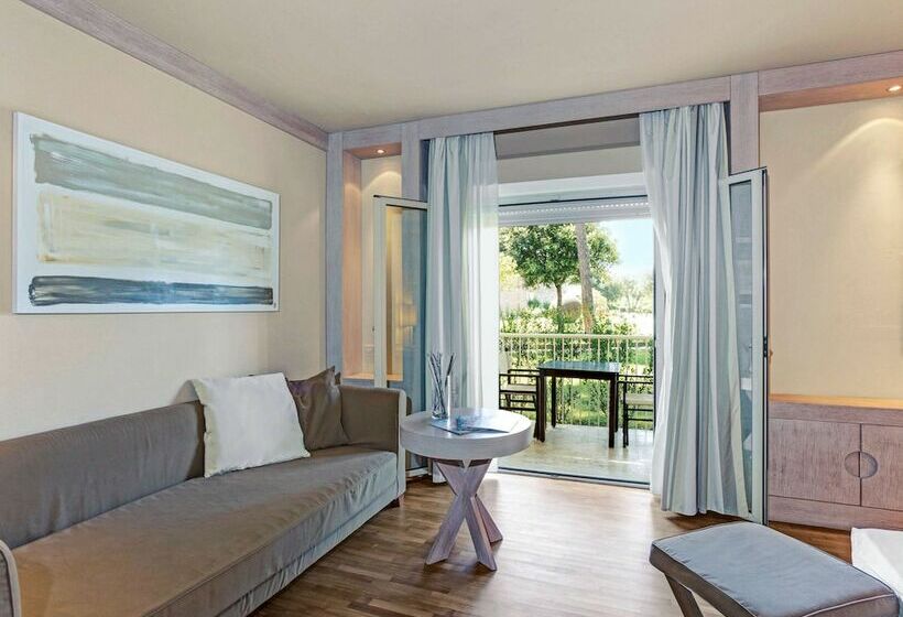 Трехместный Номер Deluxe, Th Tirrenia   Green Park Resort