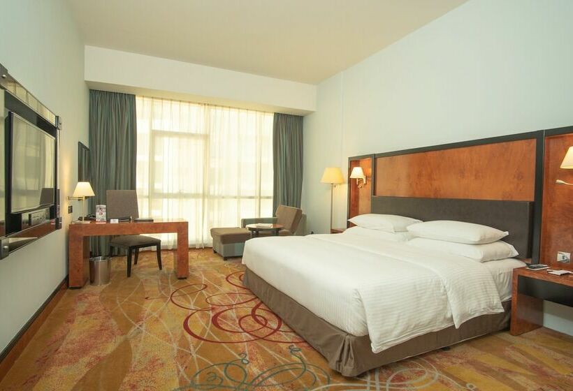 اتاق سوپریور با تخت بزرگ, Millennium Airport Hotel Dubai