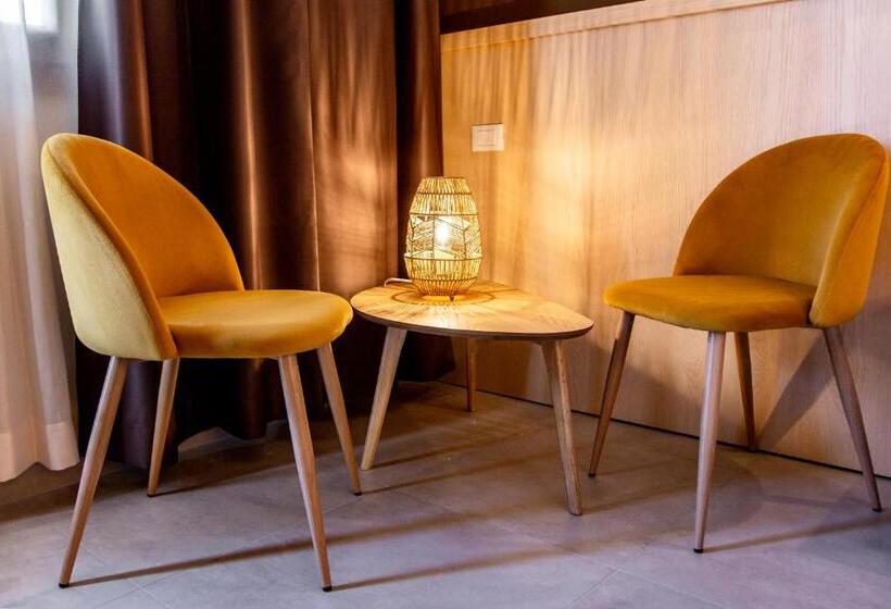 جناح جونيور, Albergo Il Giardino
