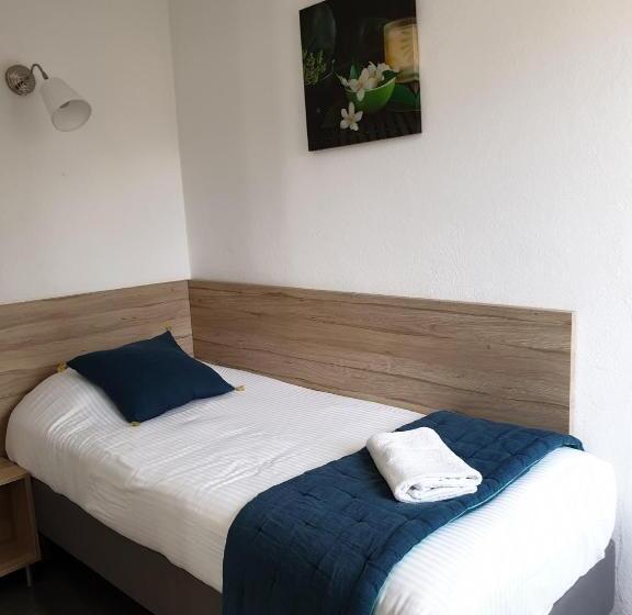 Номер Стандарт Индивидуальный, Hôtel La Petite Bohème