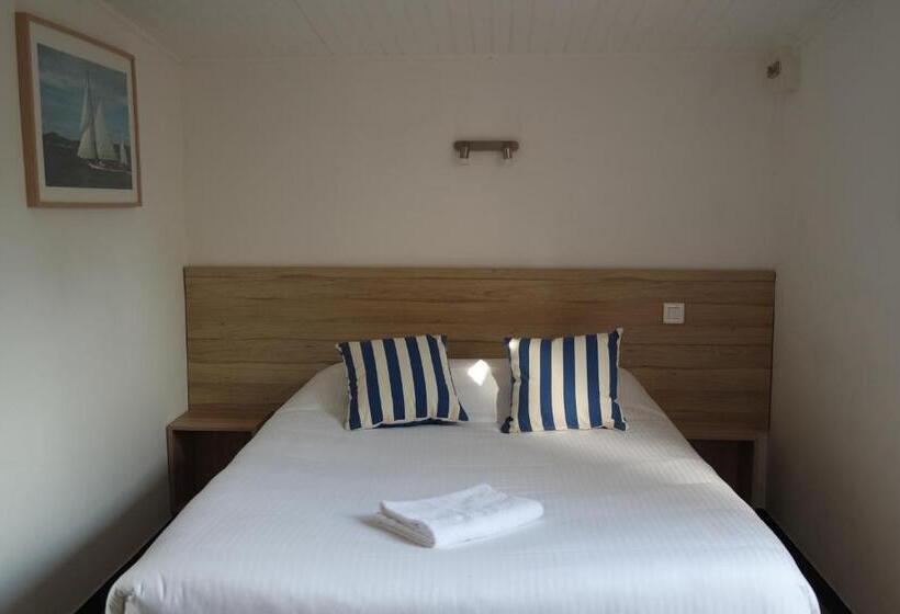 Номер Стандарт Вид на Сад, Hôtel La Petite Bohème