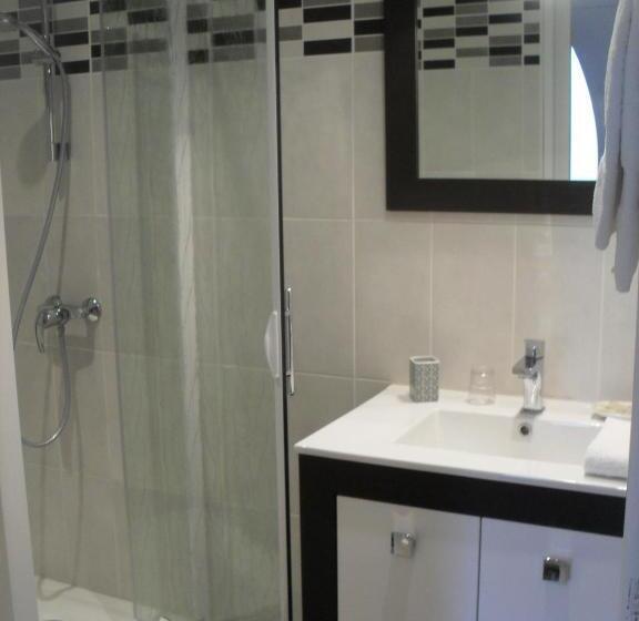 Семейный Номер, Logis Hôtel Andreinia & Cabanes