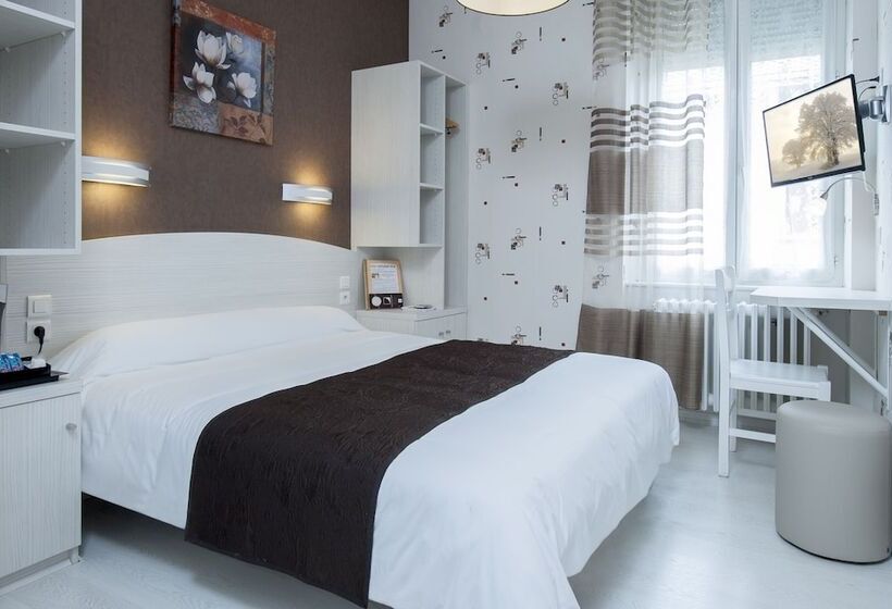 Номер Комфорт, Logis Hôtel Restaurant Cazes Arazat