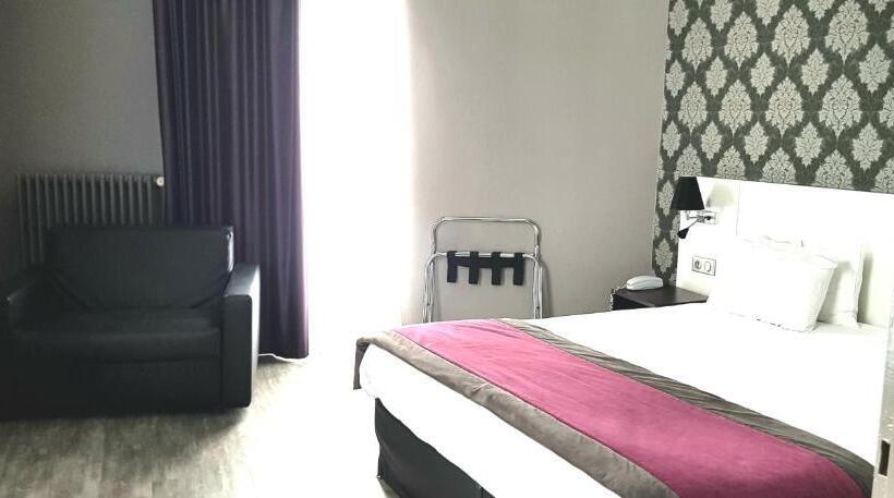 Семейный Номер, Logis Hôtel Restaurant Le Fontarabie
