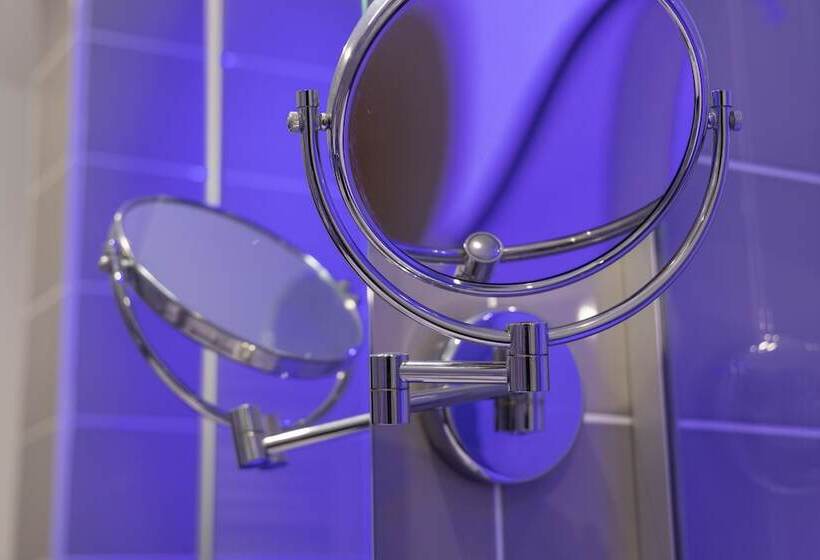 Номер Комфорт, Logis Hôtel Restaurant Le Fontarabie