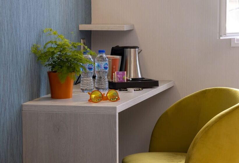 Номер Стандарт, Logis Hôtel Restaurant Le Fontarabie