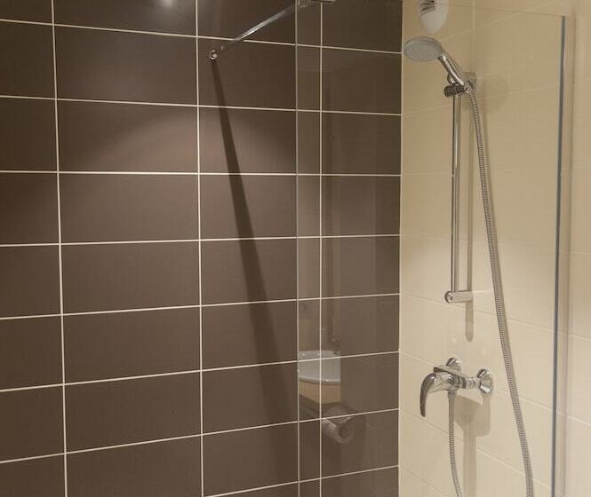 Номер Стандарт, Brit Hotel Mâcon Centre Gare
