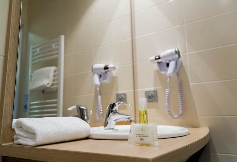 Номер Комфорт, Brit Hotel Mâcon Centre Gare