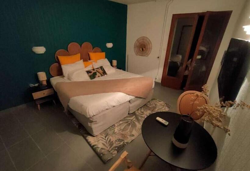 Номер Стандарт, Logis Hôtel & Restaurant Le Soleil D Or