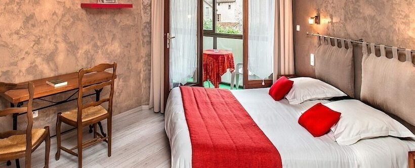 Номер Стандарт Трехместный, Logis Hotel Restaurant Des Voyageurs