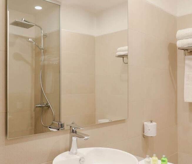 Номер Стандарт, NH Montevideo Columbia