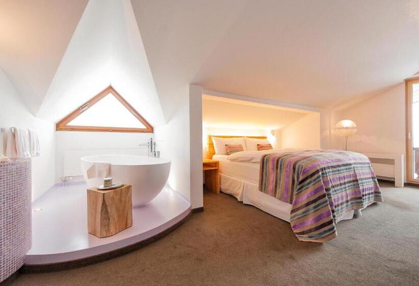 سوییت جونیور با بالکن, Wellness Hotel Stoos
