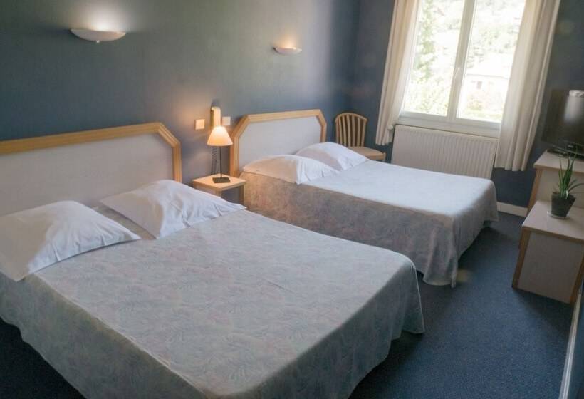 Четырехместный Номер Стандарт, Auberge Le Semnoz