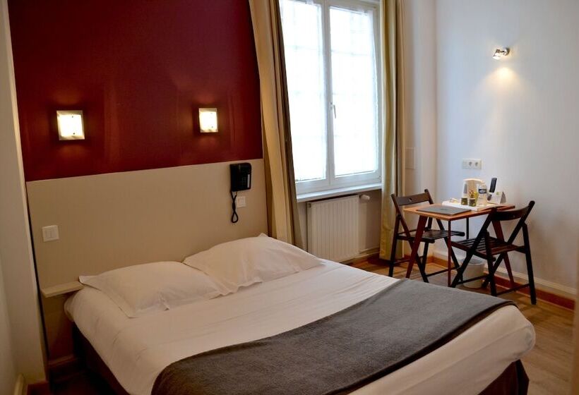 Номер Стандарт, Hôtel La Porte Saint Pierre Logis Hôtel Intra Muros