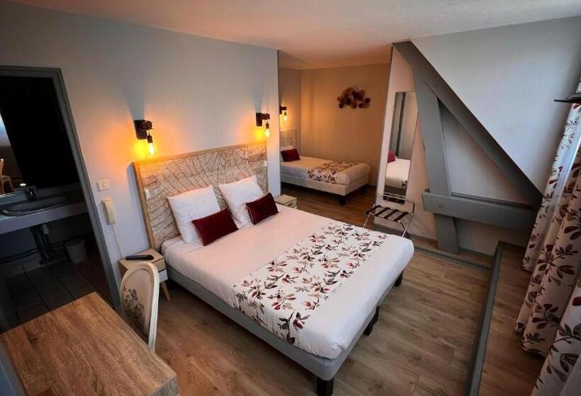Номер Стандарт Трехместный, Logis Hotel Restaurant Des Voyageurs