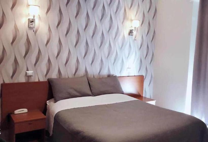 اتاق لوکس, Frejus