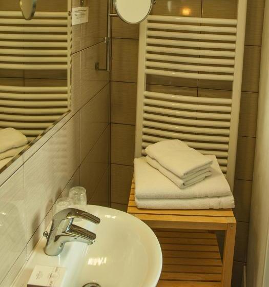 Номер Стандарт Вид на Море, Hôtel La Porte Saint Pierre Logis Hôtel Intra Muros