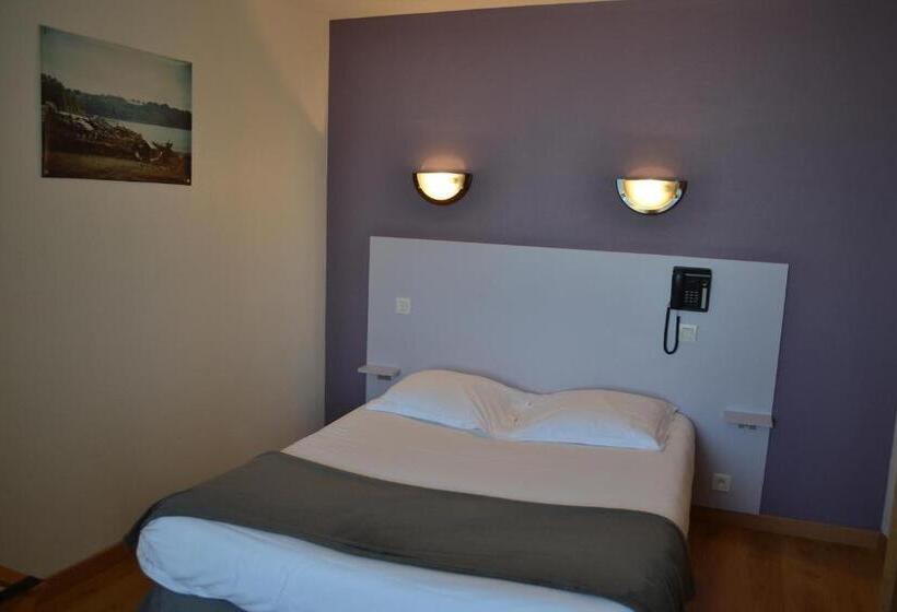 Номер Стандарт Трехместный, Hôtel La Porte Saint Pierre Logis Hôtel Intra Muros