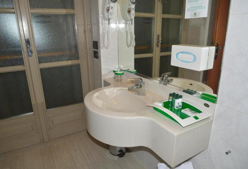 غرفة قياسية ثلاثية, Sure Hotel By Best Western Turin City Centre