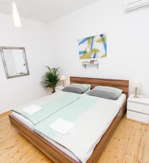スタンダードトリプルルーム, Apartments And Rooms Ille