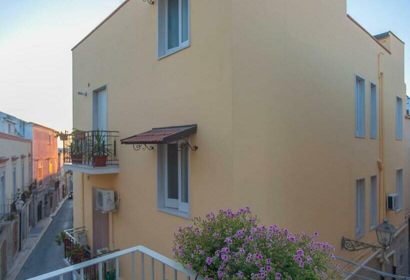 اتاق استاندارد با بالکن, Campanili Di Puglia B&b