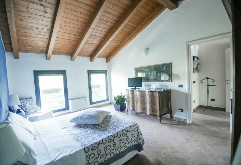 اتاق استاندارد با چشم‌انداز باغ, Quattrocolli B&b