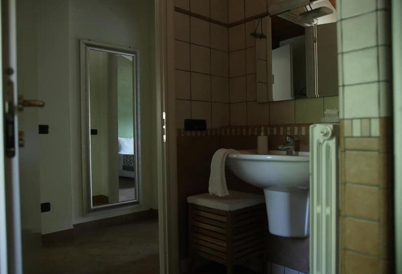 اتاق استاندارد با چشم‌انداز باغ, Quattrocolli B&b