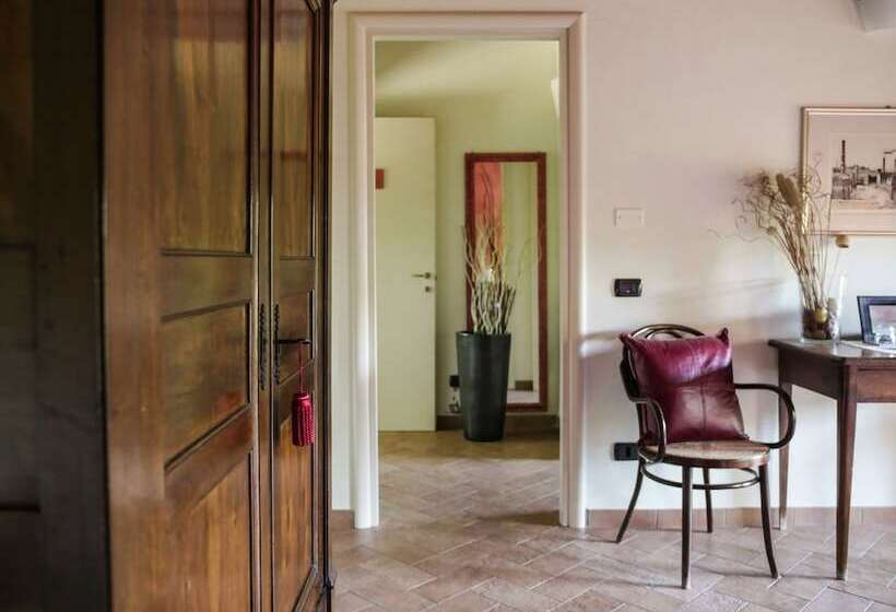 اتاق استاندارد با چشم‌انداز باغ, Quattrocolli B&b