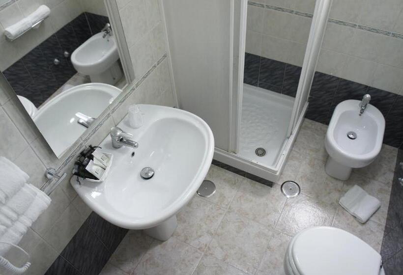 Трежместный Номер Economy, Albergo D Onofrio