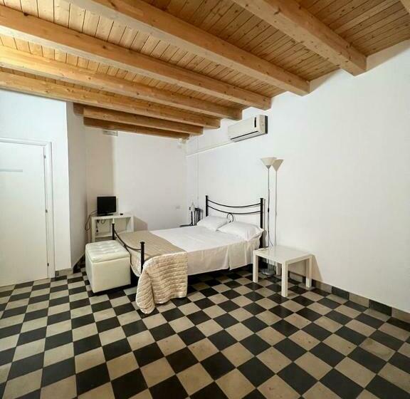 اتاق استاندارد با تخت بزرگ, Pantalica Rooms Affittacamere Sortino Siracusa