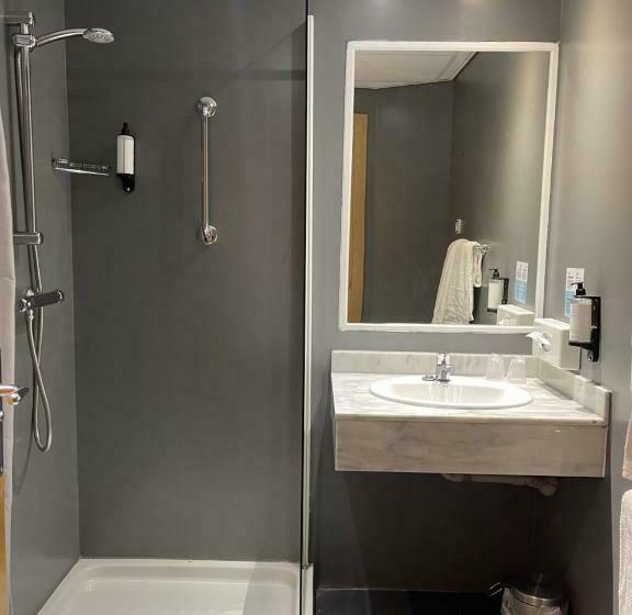 Номер Стандарт, Holiday Inn Express San Sebastian De Los Reyes, An Ihg