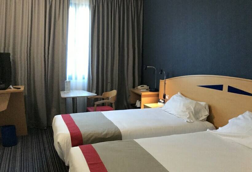 Quarto Estandar para Deficientes Físicos, Holiday Inn Express San Sebastian De Los Reyes, An Ihg