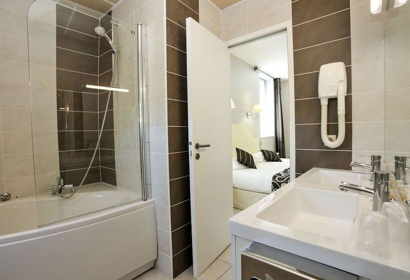 Четырехместный Номер Стандарт, Hôtel Restaurant Plaisance Piscine Couverte Et Chauffée  Proche Sarlat