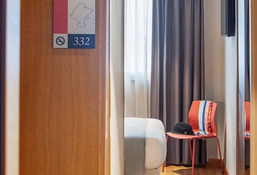 Номер Стандарт, Ibis Styles Pamplona Noain