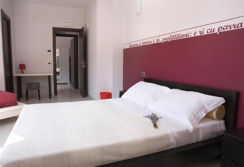 חדר סטנדרט לשלושה עם מרפסת, B&b Persi Nel Sud
