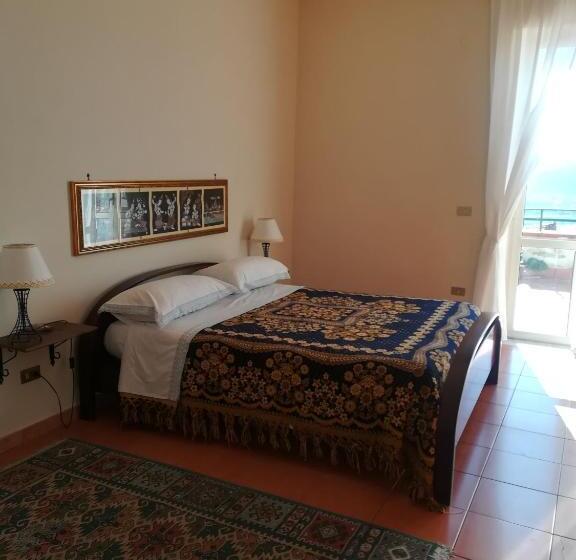 اتاق لوکس, La Casa Di Astrea