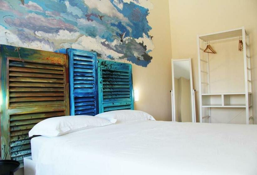 اتاق استاندارد با سرویس بهداشتی مشترک, Urban Pop Hostel & Bnb