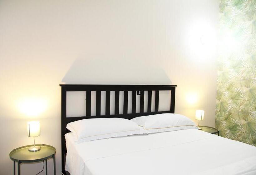 اتاق استاندارد با سرویس بهداشتی مشترک, Urban Pop Hostel & Bnb