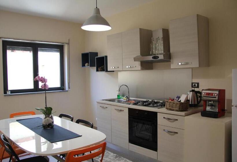 اتاق استاندارد چهار تخته, Urban Pop Hostel & Bnb