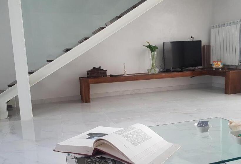سوییت, Scuto Home