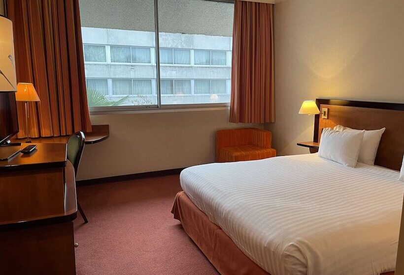 Номер Deluxe, Doubletree By Hilton Paris Bougival