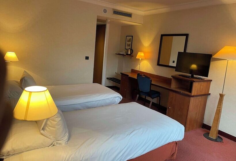 Номер Deluxe, Doubletree By Hilton Paris Bougival