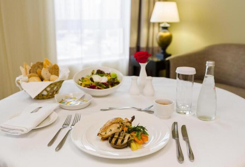Habitación Deluxe, Mövenpick Hotel Doha
