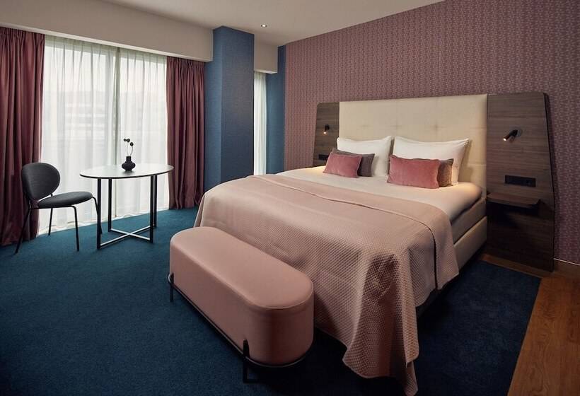 Deluxe Family Room, Van Der Valk Hotel Haarlem