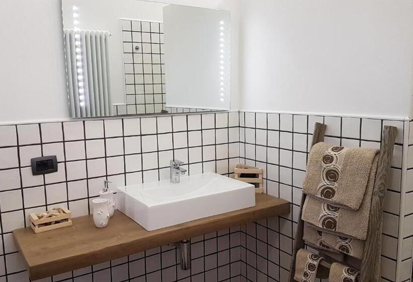 标准三人间, B&b Il Crocevia